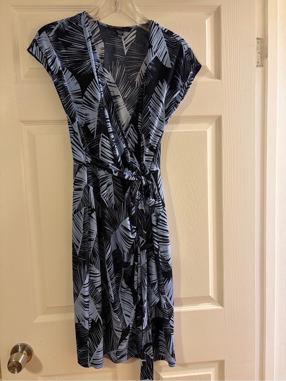 Maggy London Palm Print Dress - 10